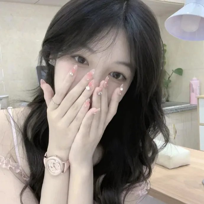 只在那里发光